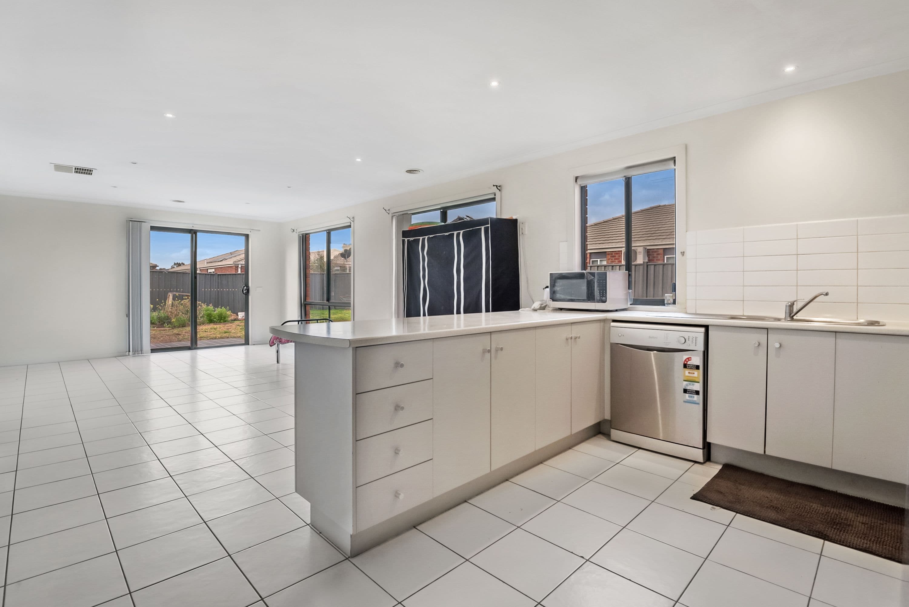 33 Foleys Road, Deer Park VIC 3023, Deer Park - Thumbnail 2