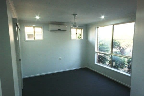 35 Cemetery Road, SARINA QLD 4737, Sarina - Thumbnail 4