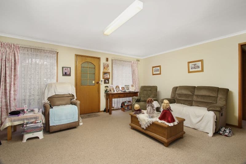 13 Walker Street, Benalla VIC 3672, Benalla - Thumbnail 3