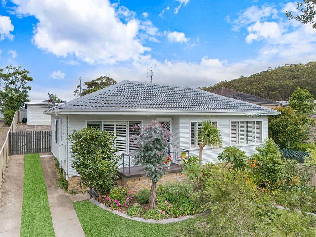 38 Sandra Street, Fennell Bay NSW 2283, Fennell Bay - Image 1