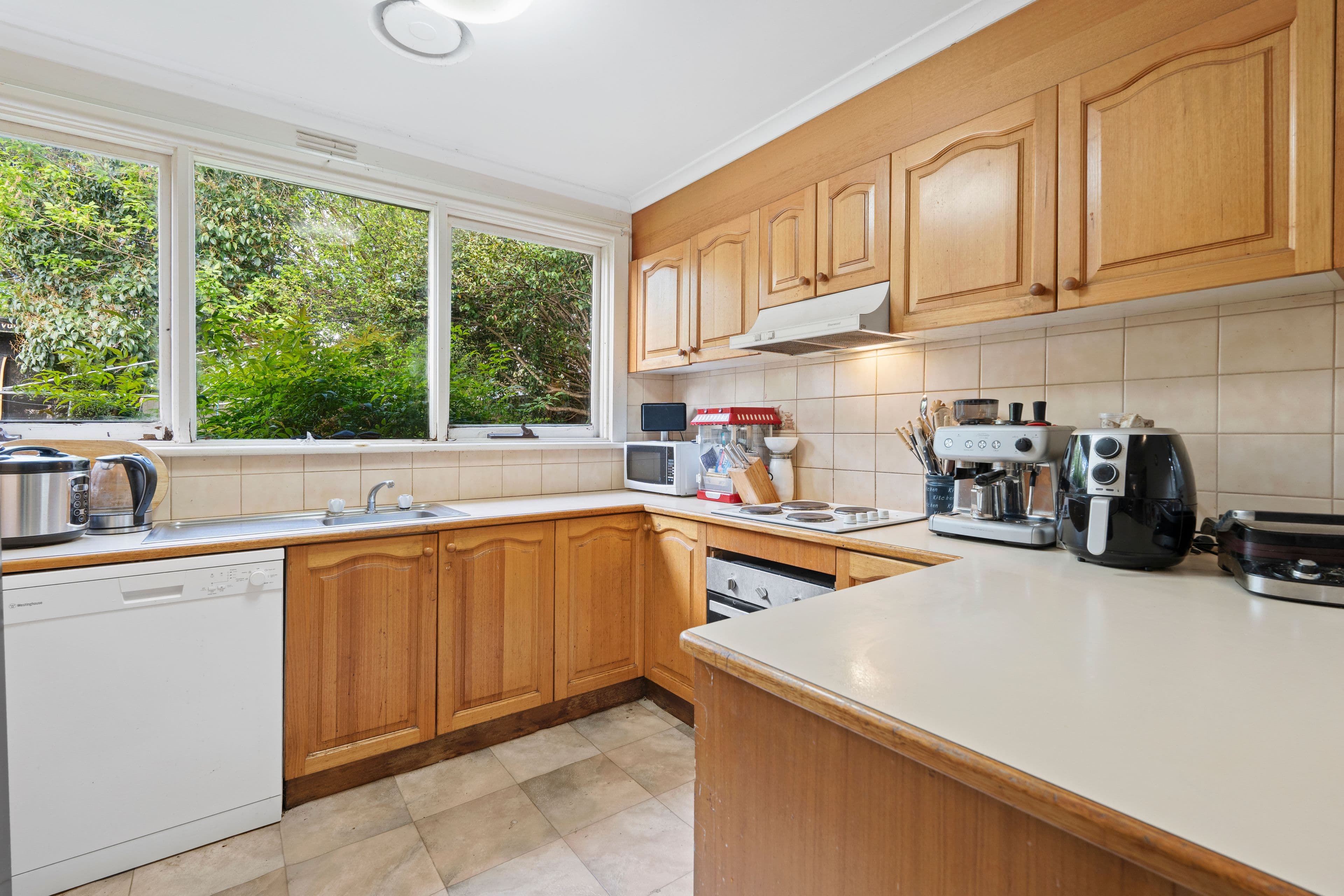 10 Ventura Street, Blackburn North VIC 3130, Blackburn North - Thumbnail 7