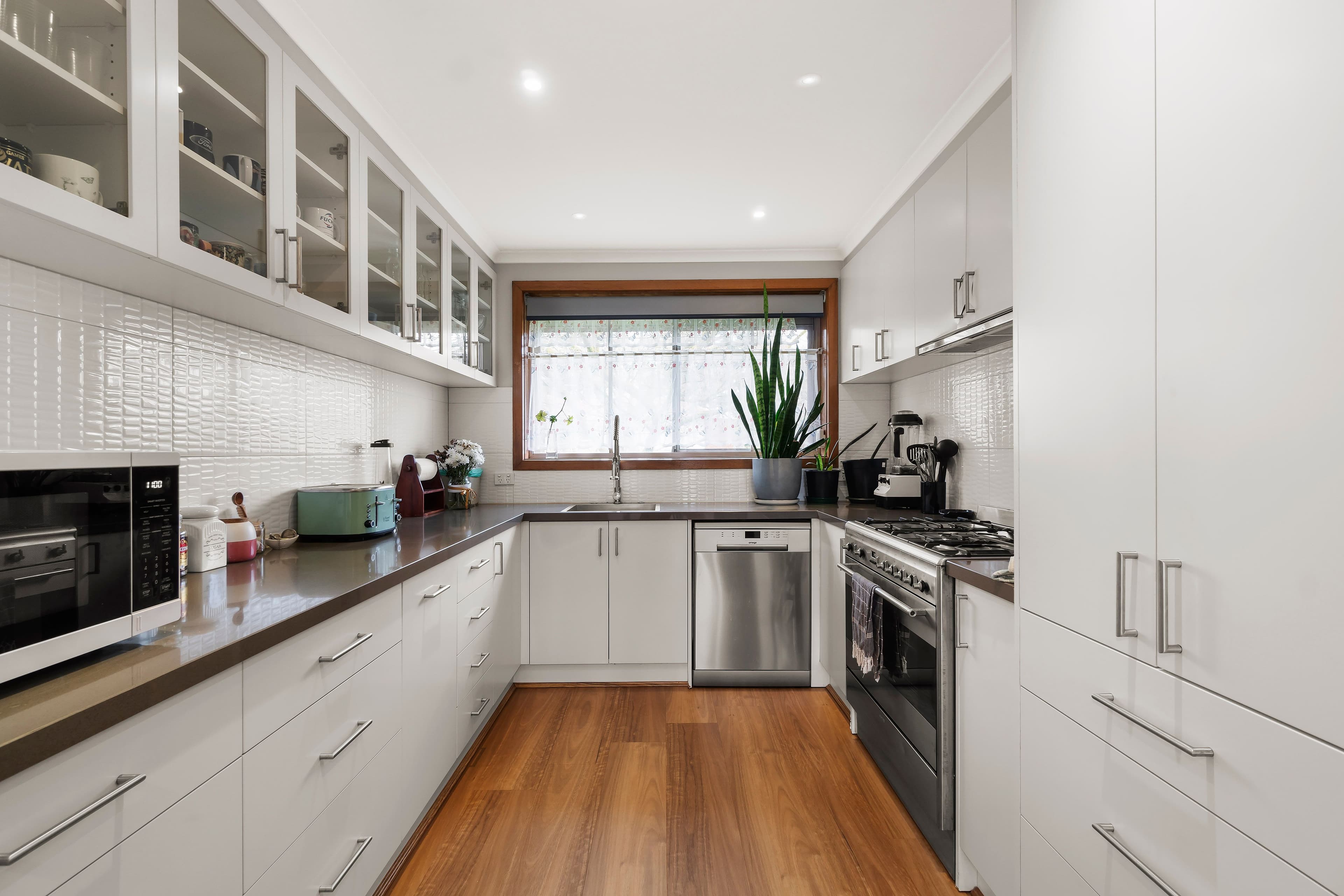 9 Grenda Drive, Mill Park VIC 3082, Mill Park - Thumbnail 2