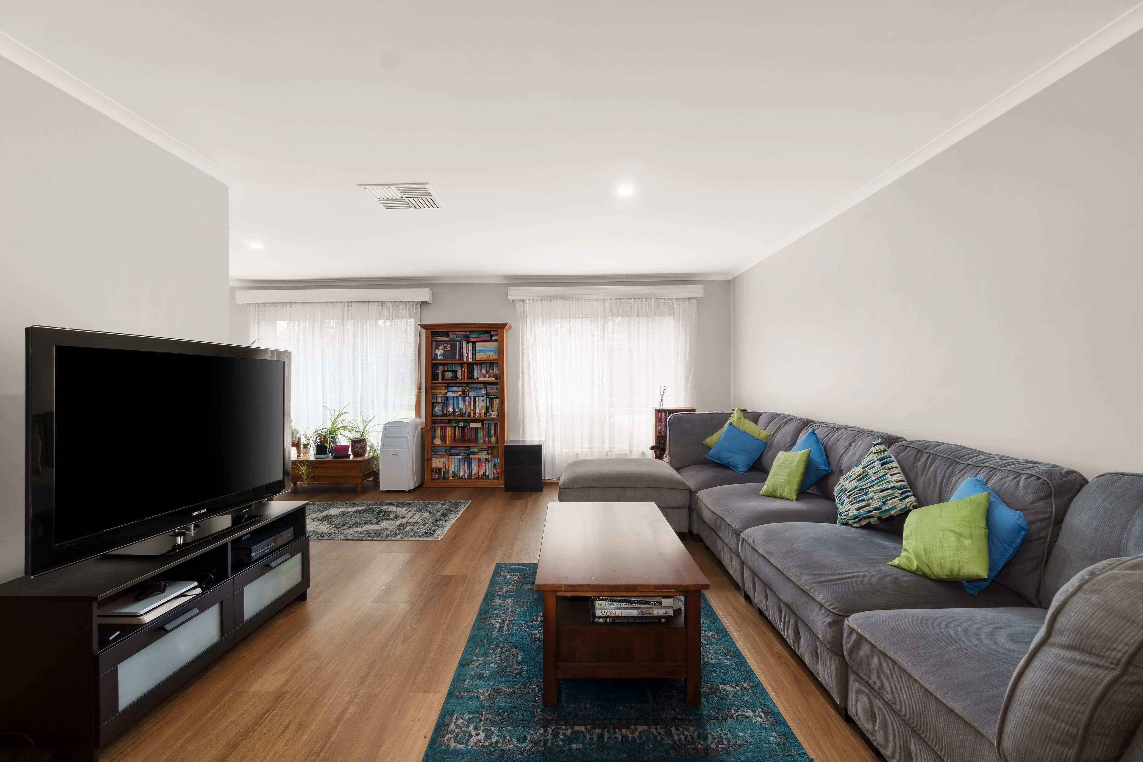 9 Grenda Drive, Mill Park VIC 3082, Mill Park - Thumbnail 4