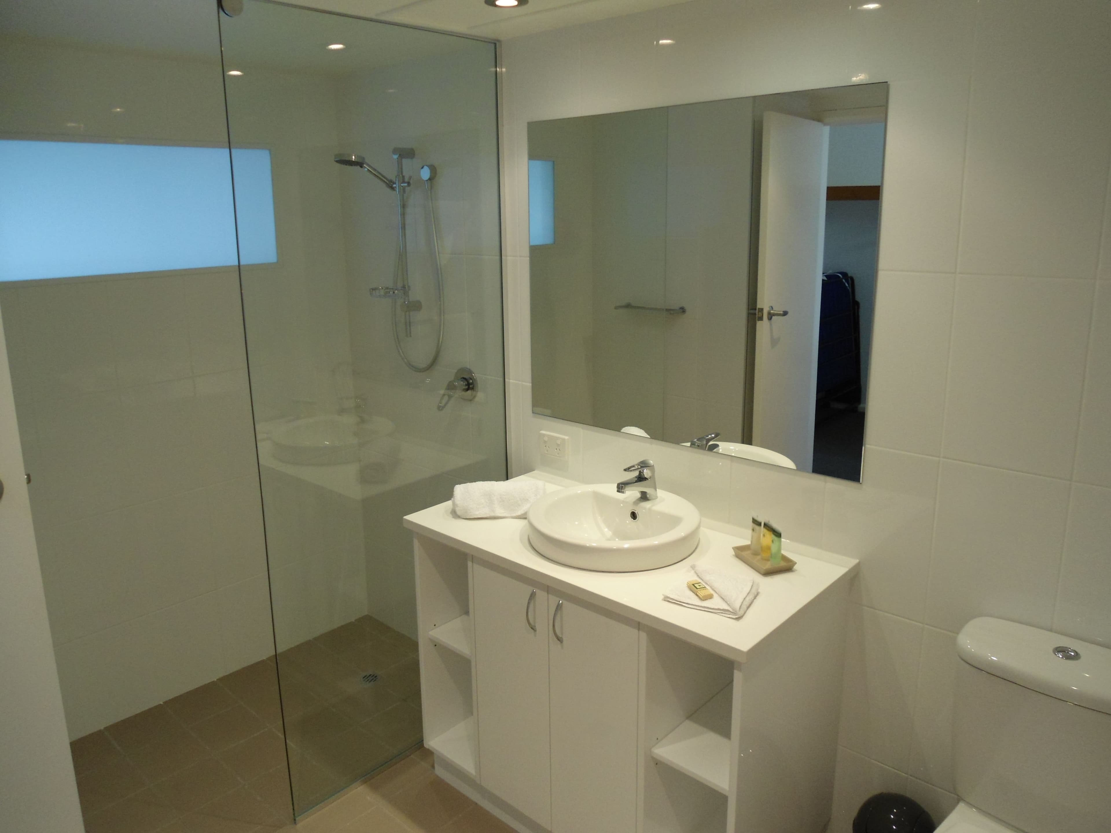 18 Resort Drive, Hibiscus Lodge, HAMILTON ISLAND QLD 4803, Hamilton Island - Thumbnail 5