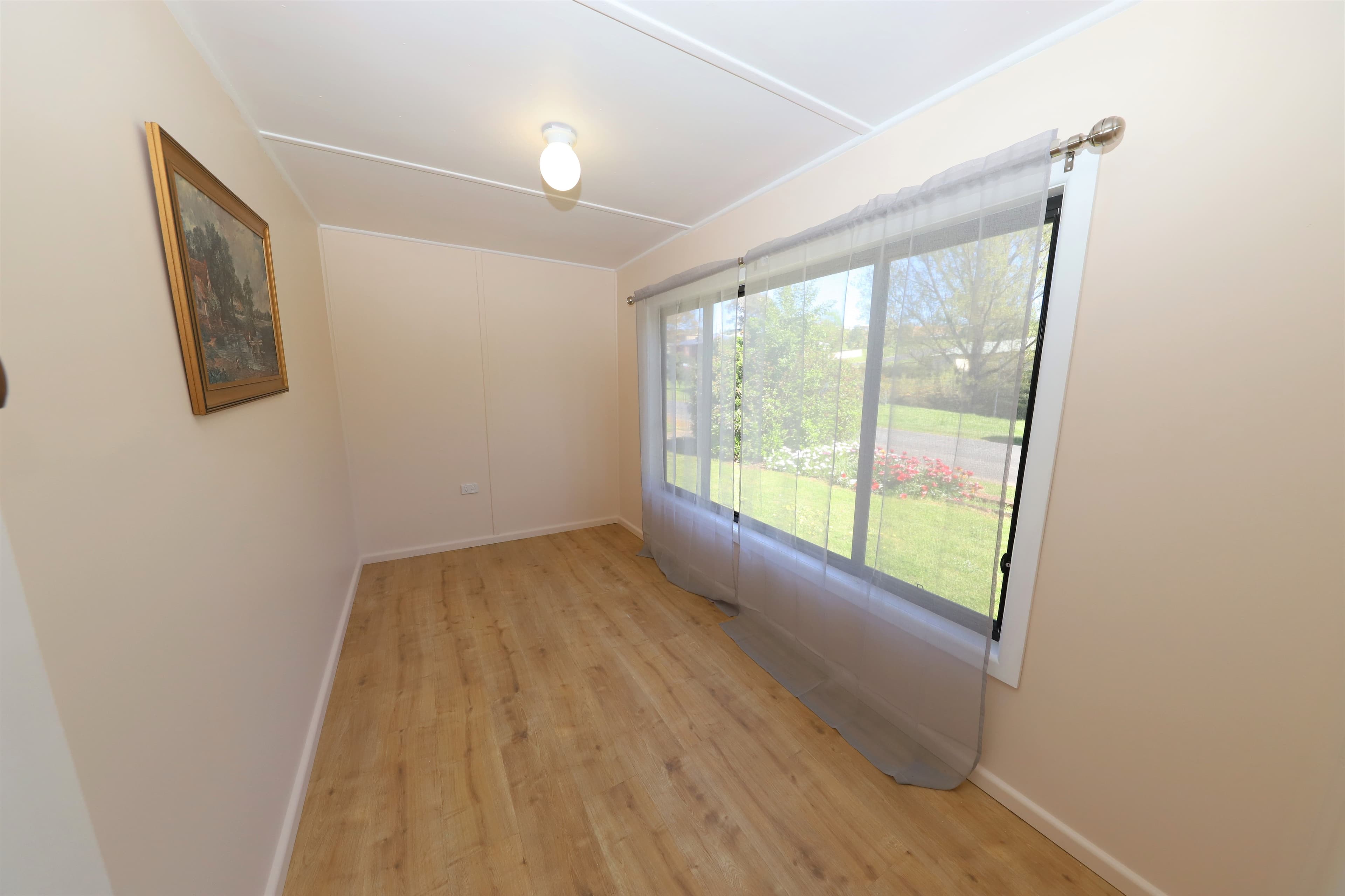 10 Macquarie Street, Tumut NSW 2720, Tumut - Thumbnail 2