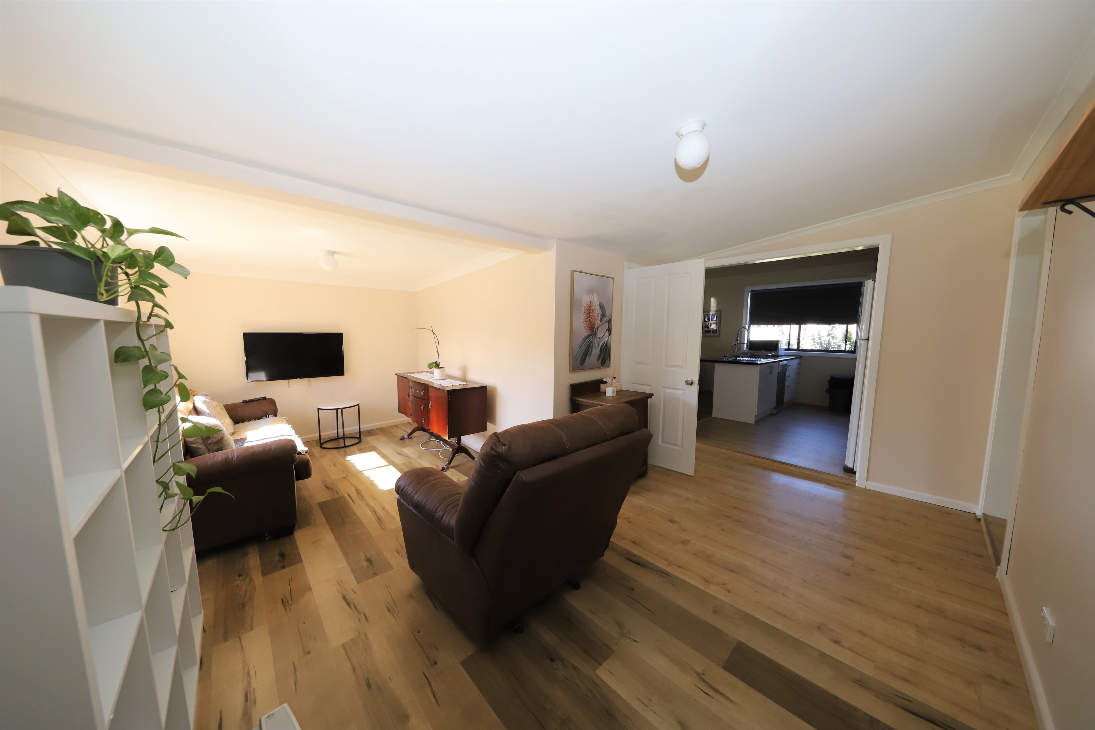 10 Macquarie Street, Tumut NSW 2720, Tumut - Thumbnail 5