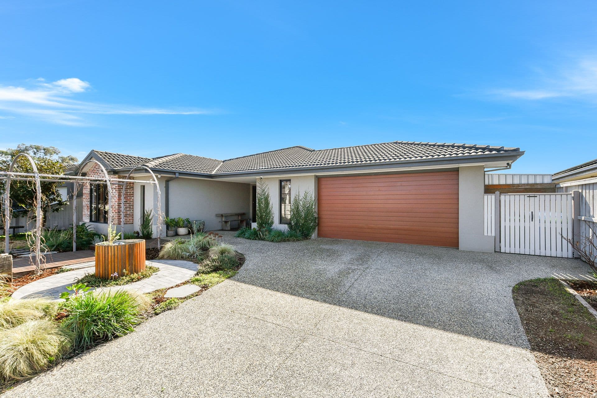 6 Howe Way, Cranbourne East VIC 3977, Cranbourne East - Image 1
