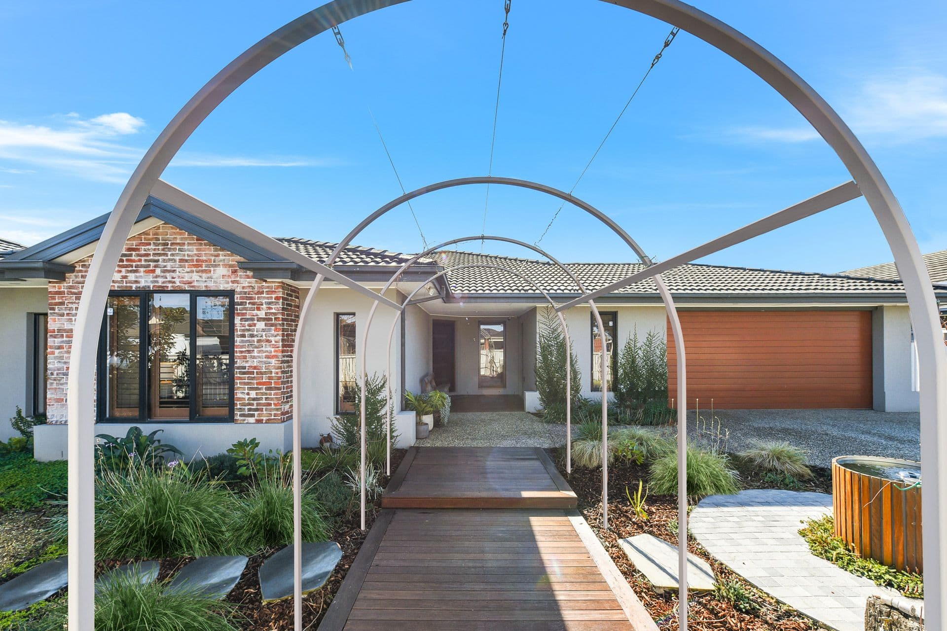 6 Howe Way, Cranbourne East VIC 3977, Cranbourne East - Thumbnail 2