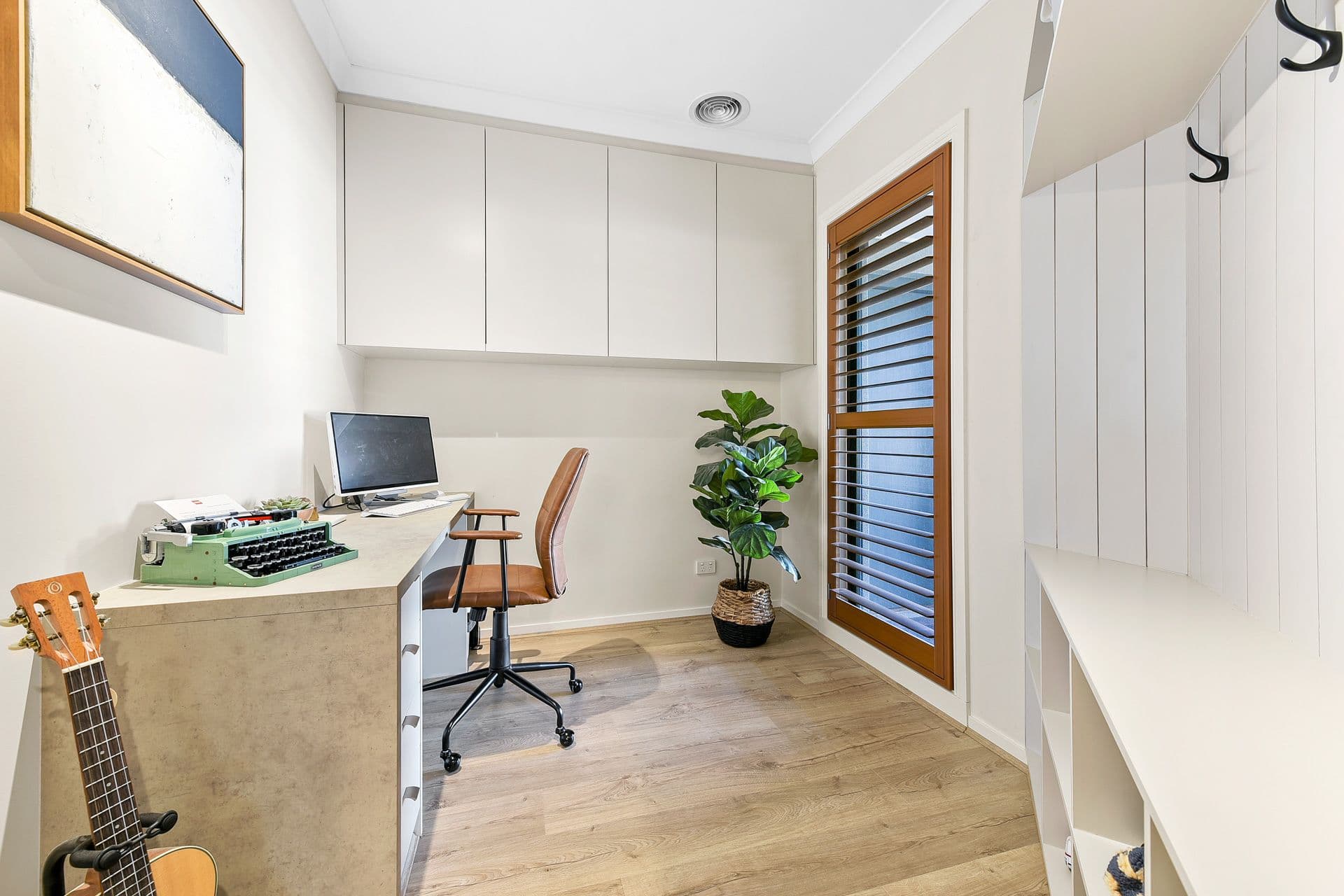 6 Howe Way, Cranbourne East VIC 3977, Cranbourne East - Thumbnail 3