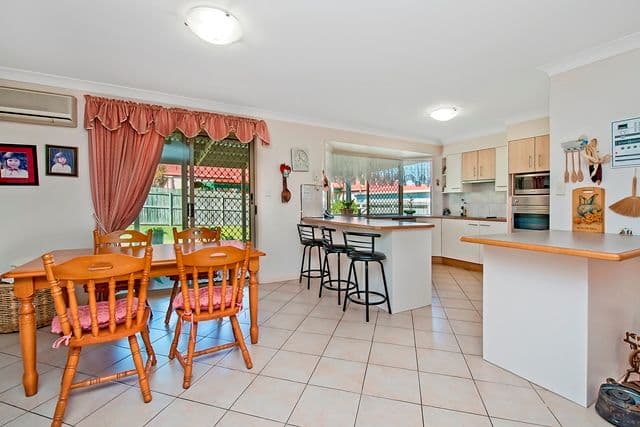 72 Grevillea Park Crescent, CALAMVALE QLD 4116, Calamvale - Thumbnail 4