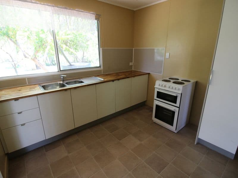 7 Station Street, Gayndah QLD 4625, Gayndah - Thumbnail 2
