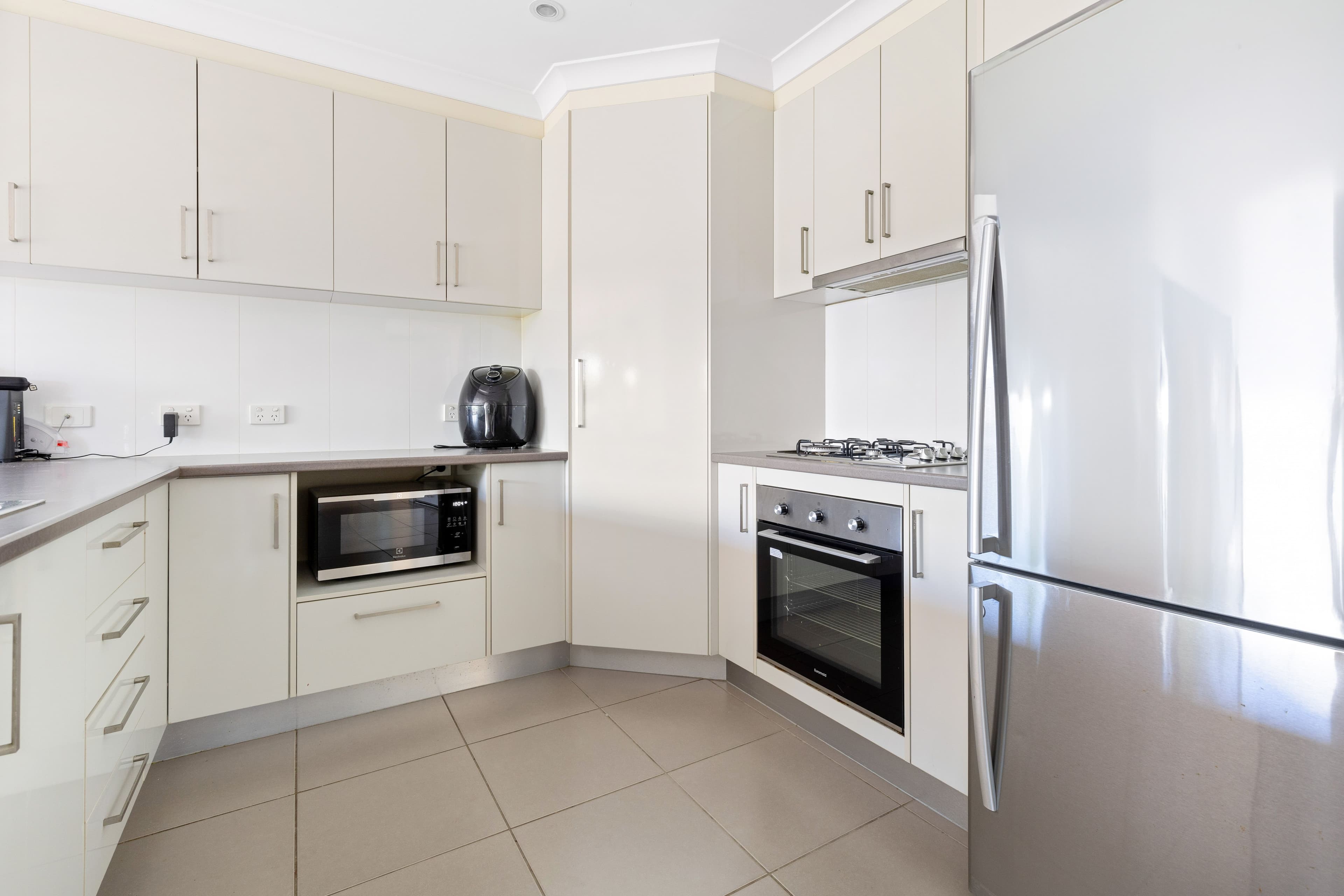 1 Ivers Place, Emerald QLD 4720, Emerald - Thumbnail 6