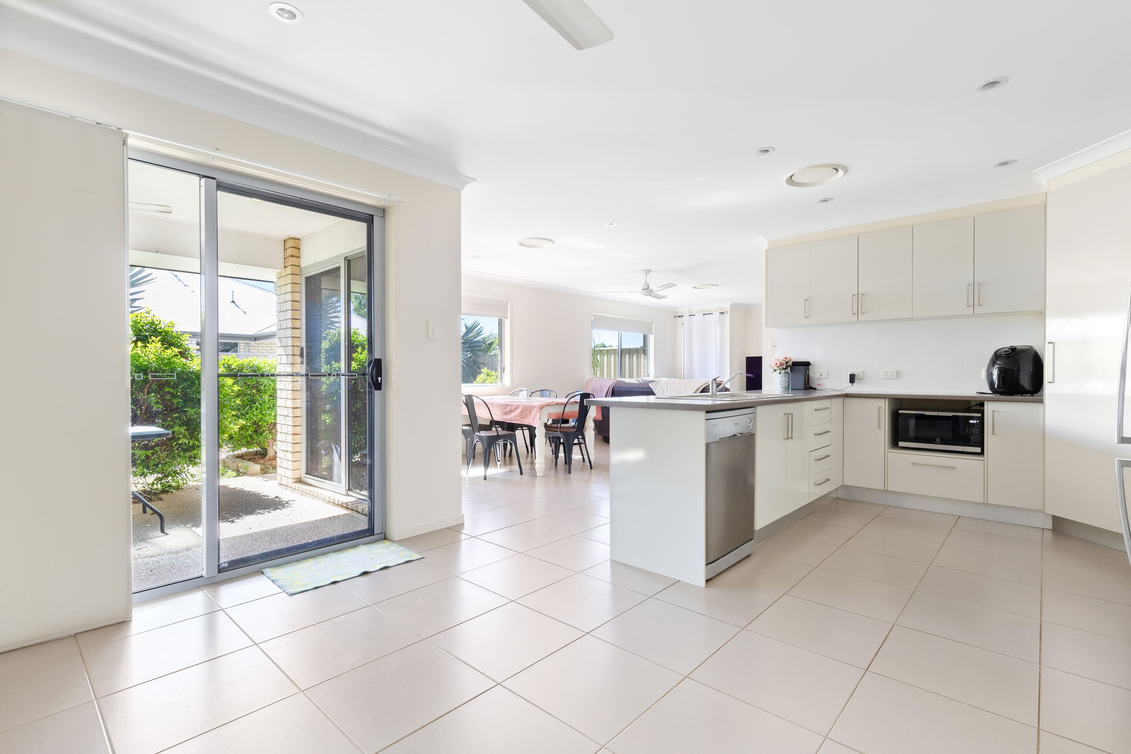 1 Ivers Place, Emerald QLD 4720, Emerald - Thumbnail 7