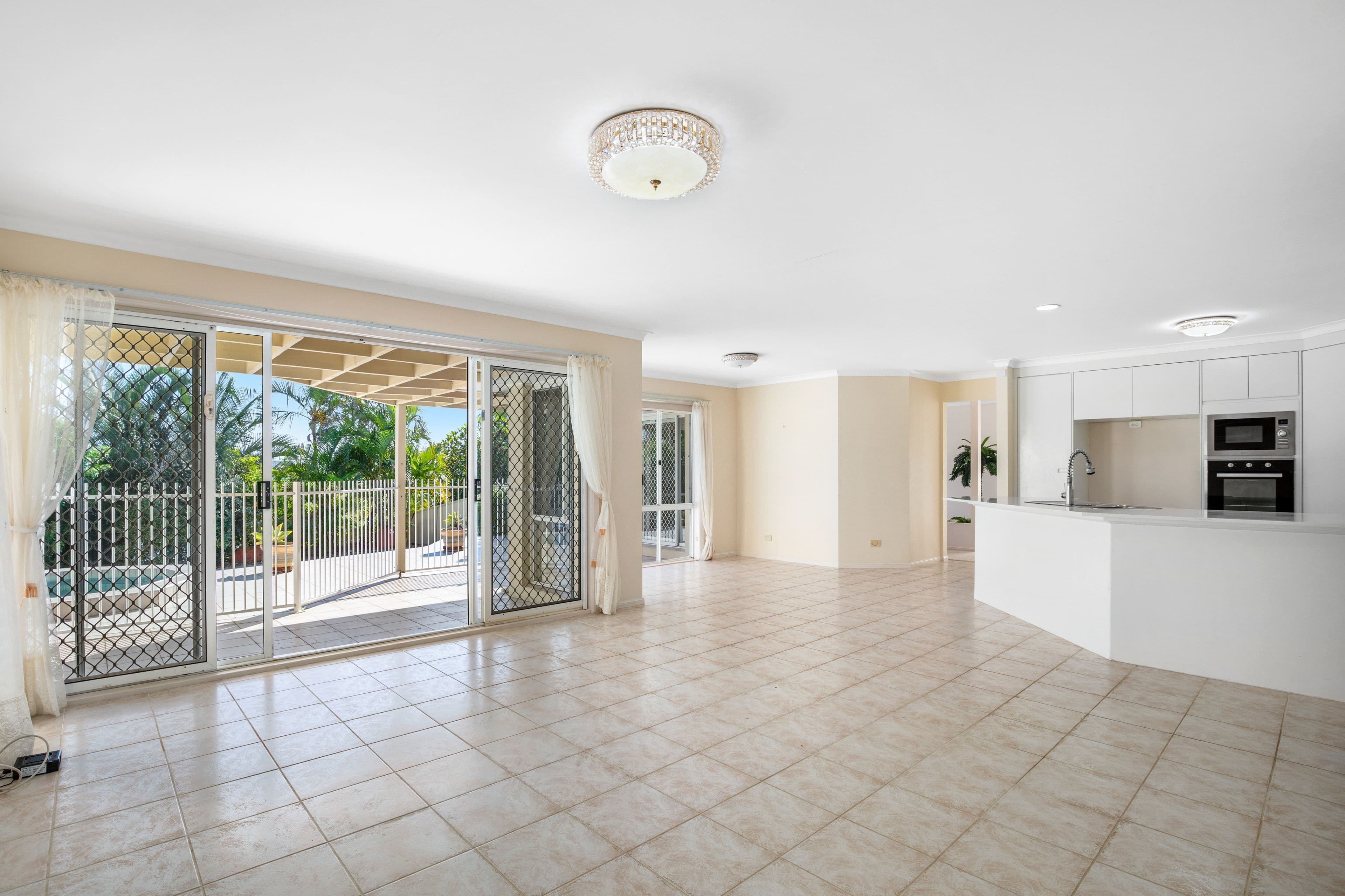 5 Cessnock Close, Mermaid Waters QLD 4218, Mermaid Waters - Thumbnail 7