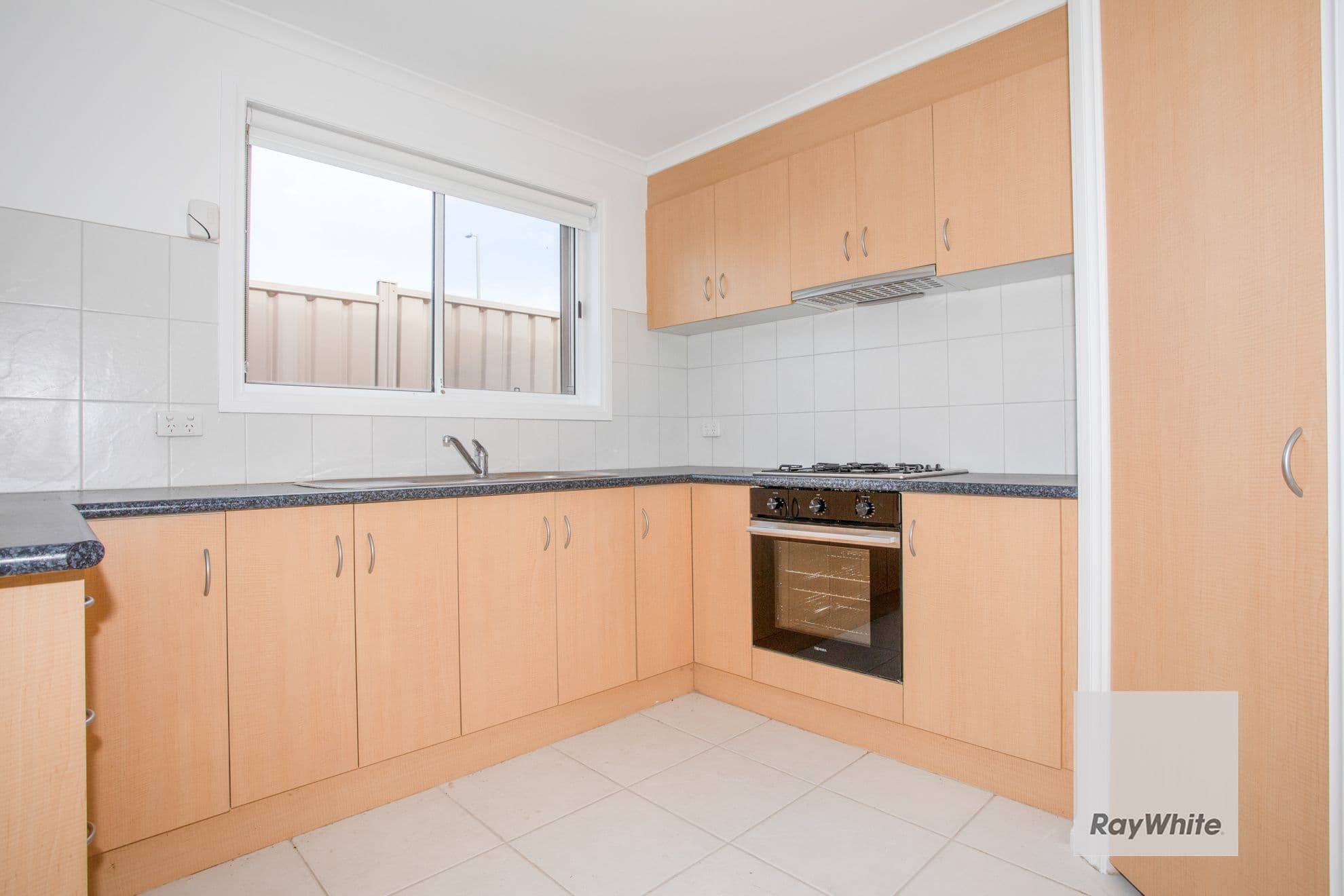 21 Patonga Drive, Delahey VIC 3037, Delahey - Thumbnail 3