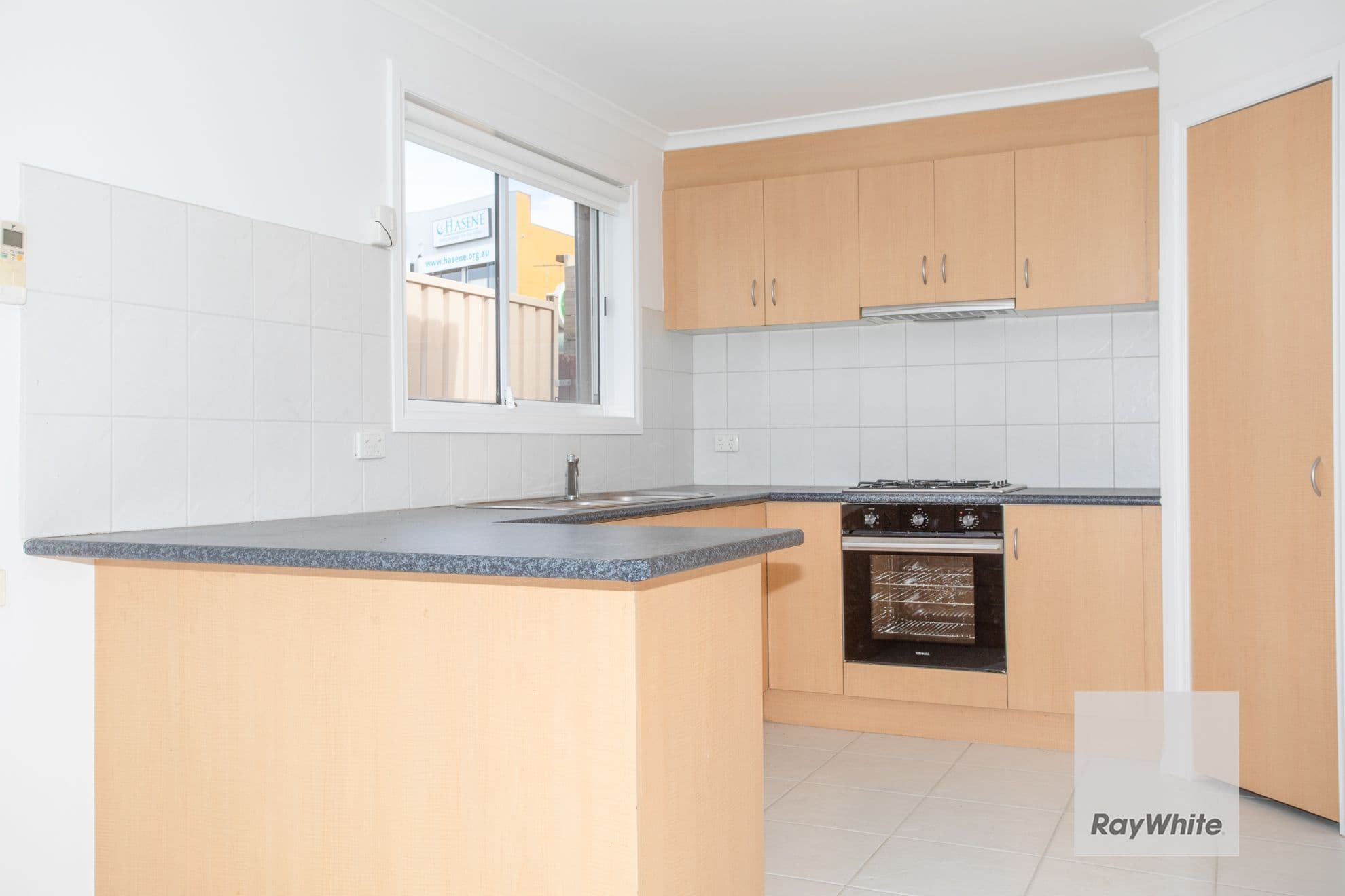 21 Patonga Drive, Delahey VIC 3037, Delahey - Thumbnail 4