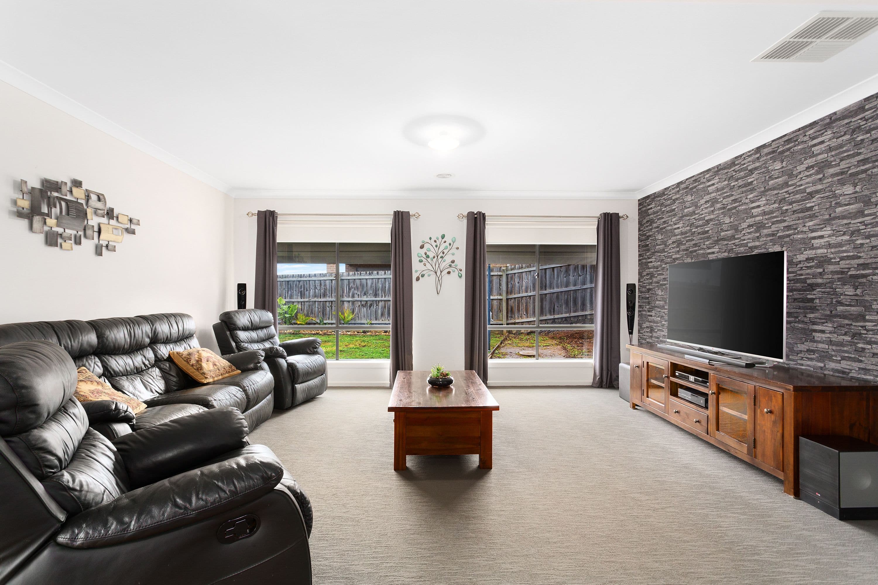 17 Tulloch Street, Drouin VIC 3818, Drouin - Thumbnail 2