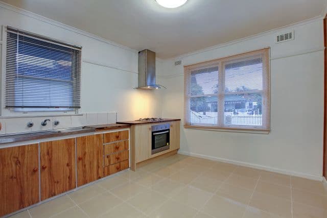 104A Royal Parade, RESERVOIR VIC 3073, Reservoir - Thumbnail 4