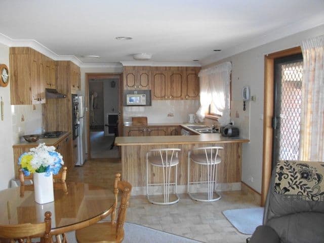 6 Goldfinch Way, ORANGE NSW 2800, Orange - Thumbnail 3