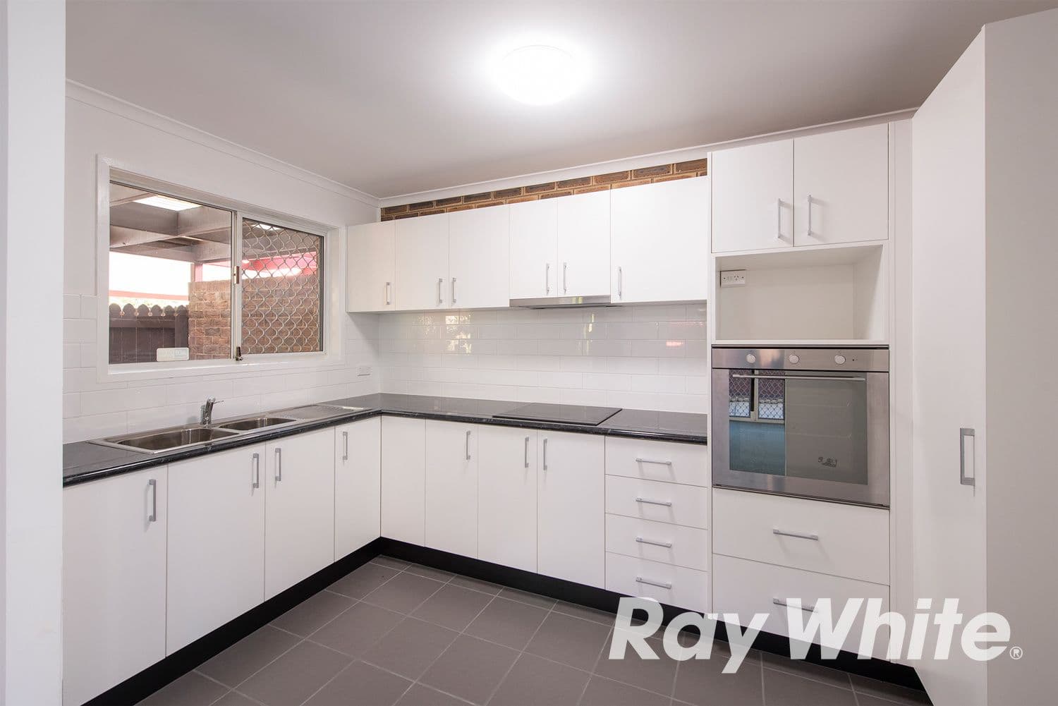 2 Russell Street, Woodridge QLD 4114, Woodridge - Thumbnail 4