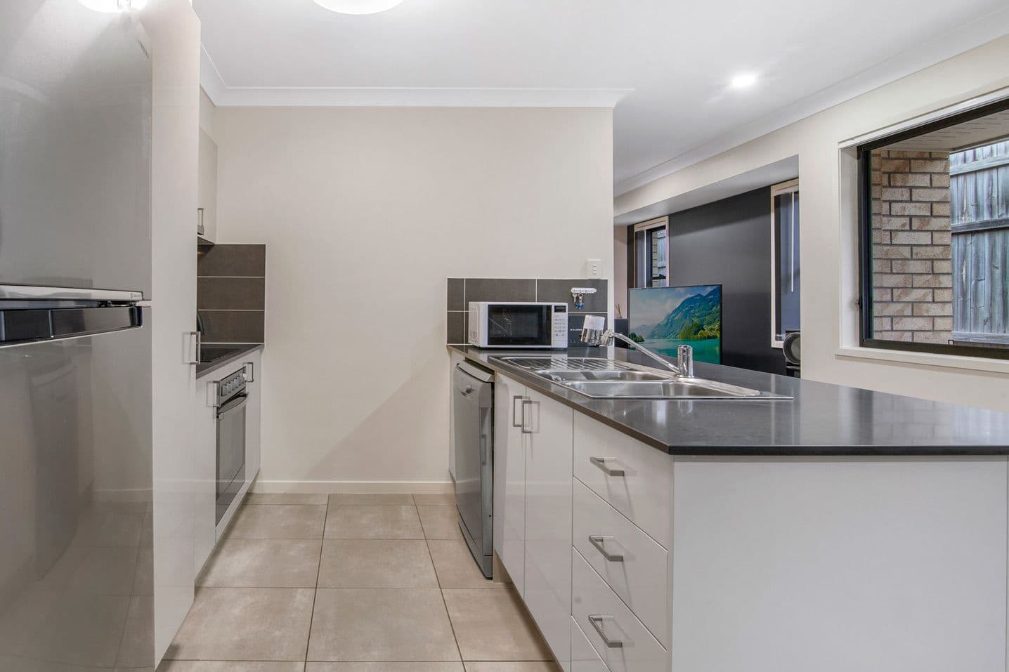 16 Sunstone Avenue, Pimpama QLD 4209, Pimpama - Thumbnail 3