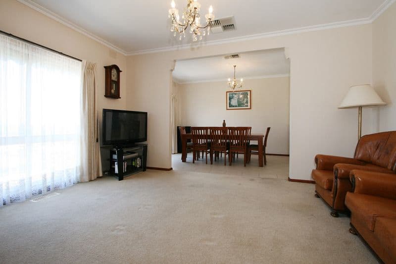 15 Pine Street, LILYDALE VIC 3140, Lilydale - Thumbnail 2
