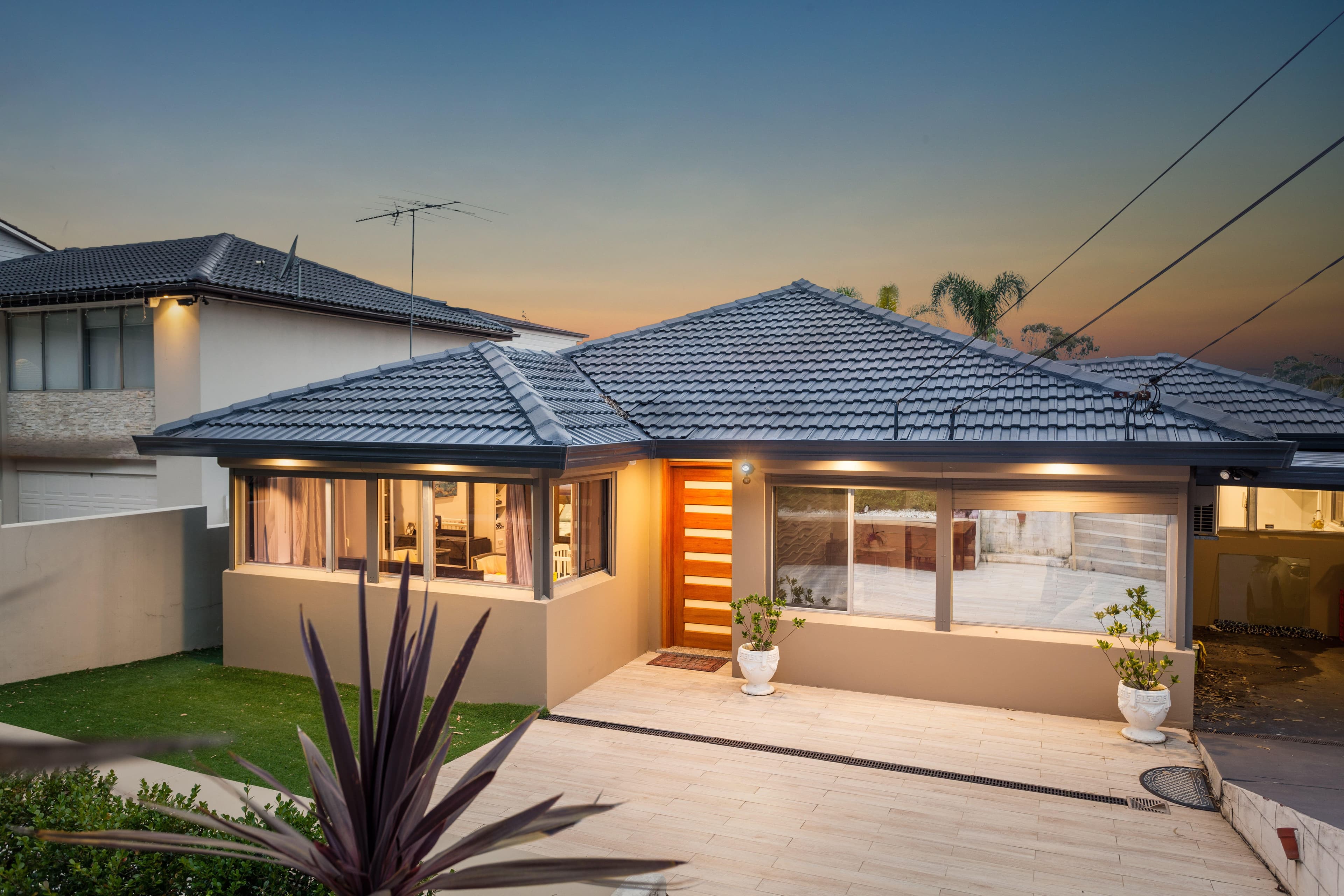 7 Hazel Street, Georges Hall - Image 1