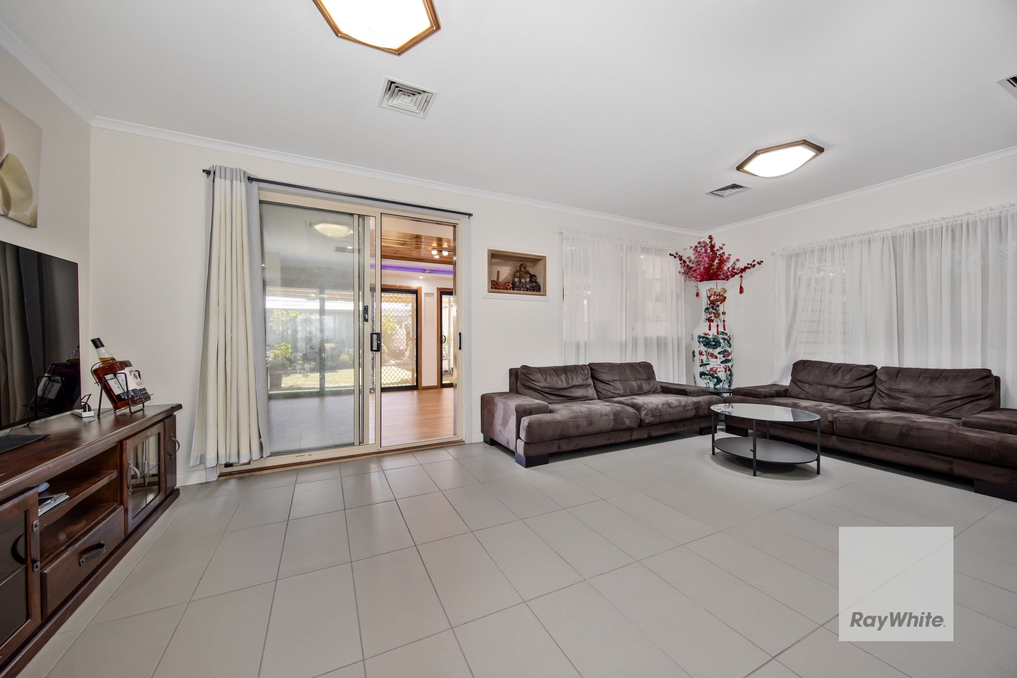 25 Winnington Street, Deer Park VIC 3023, Deer Park - Thumbnail 3