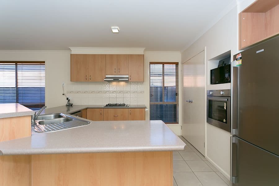 9 Dartmouth Chase, DERRIMUT VIC 3030, Derrimut - Thumbnail 3