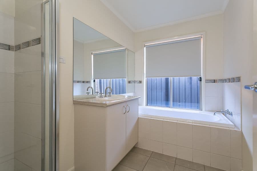 9 Dartmouth Chase, DERRIMUT VIC 3030, Derrimut - Thumbnail 5