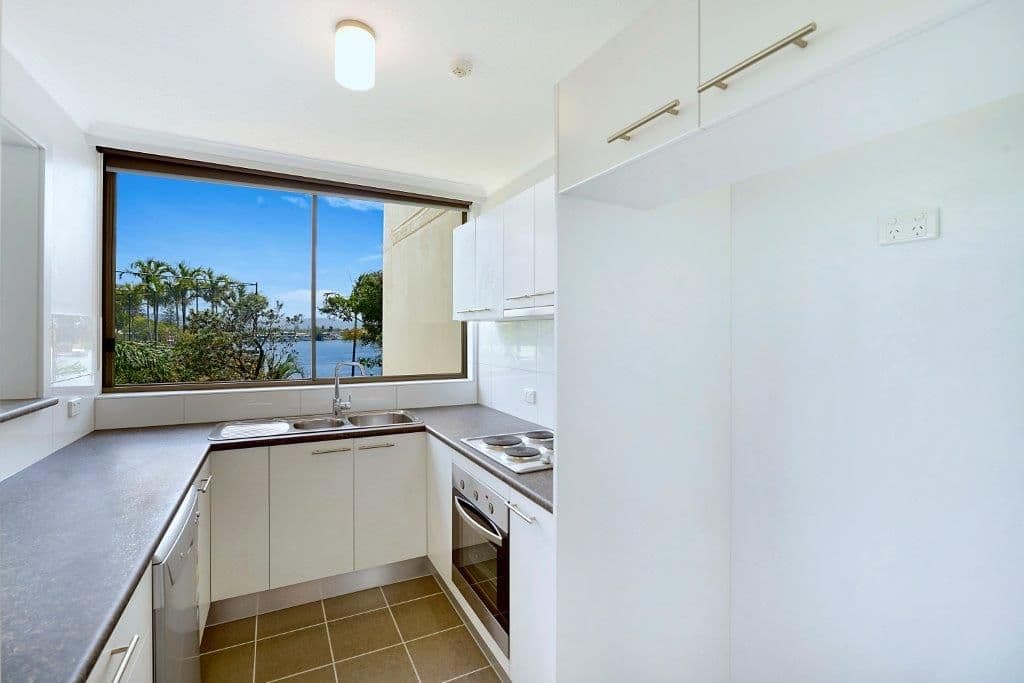 2916 Gold Coast Highway, SURFERS PARADISE QLD 4217, Surfers Paradise - Thumbnail 2