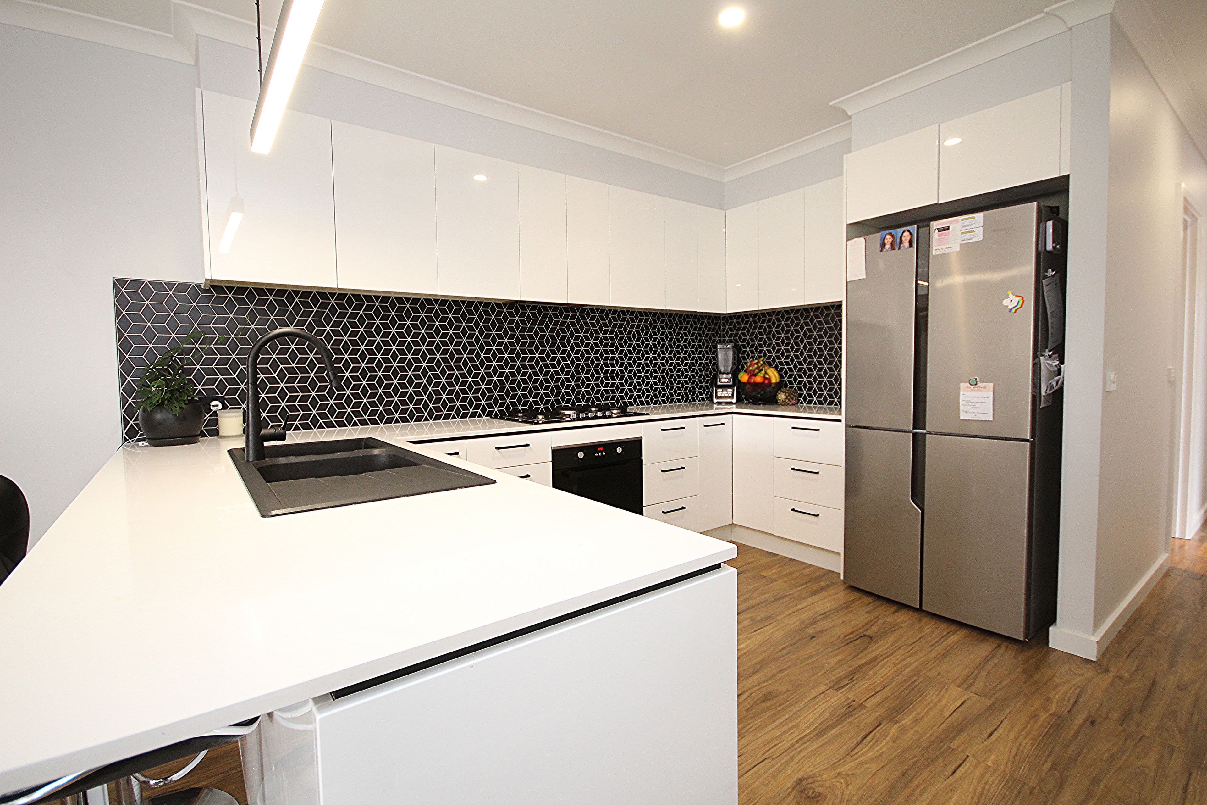 27 Derry Parade, Horsham VIC 3400, Horsham - Thumbnail 2