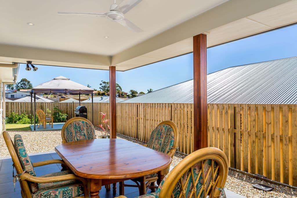 7 Beacon Court, ELANORA QLD 4221, Elanora - Thumbnail 2