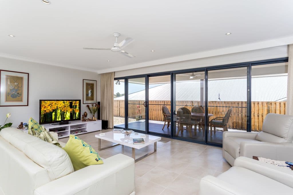 7 Beacon Court, ELANORA QLD 4221, Elanora - Thumbnail 4