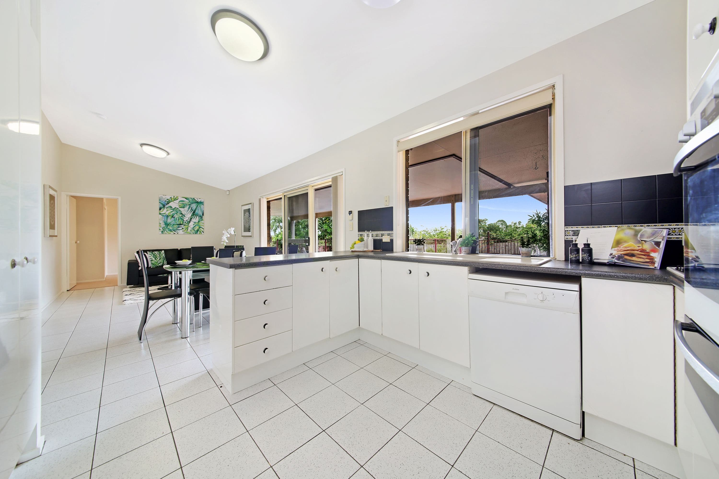 3 Dalby Court, Helensvale QLD 4212, Helensvale - Thumbnail 4