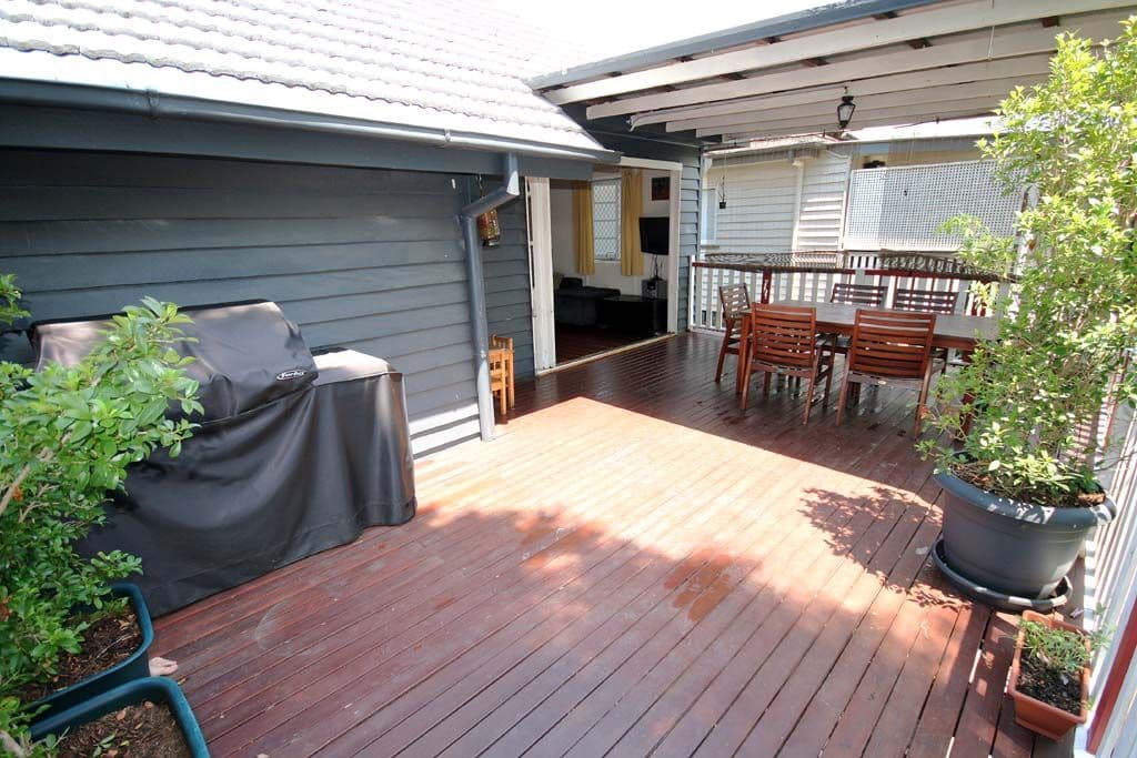 70 Dickens Street, NORMAN PARK QLD 4170, Norman Park - Image 1