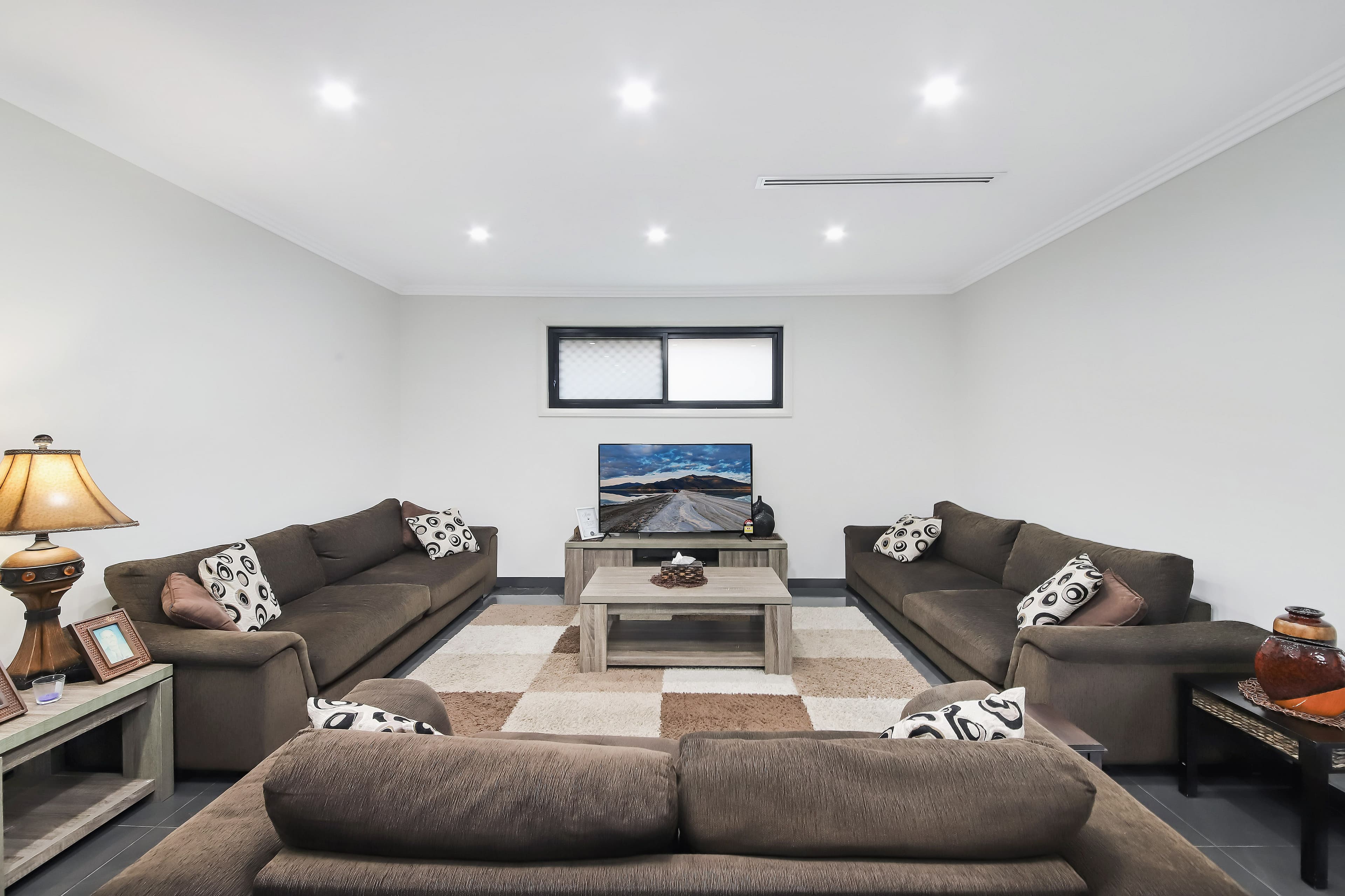88 Hillcrest Avenue, Greenacre - Thumbnail 2