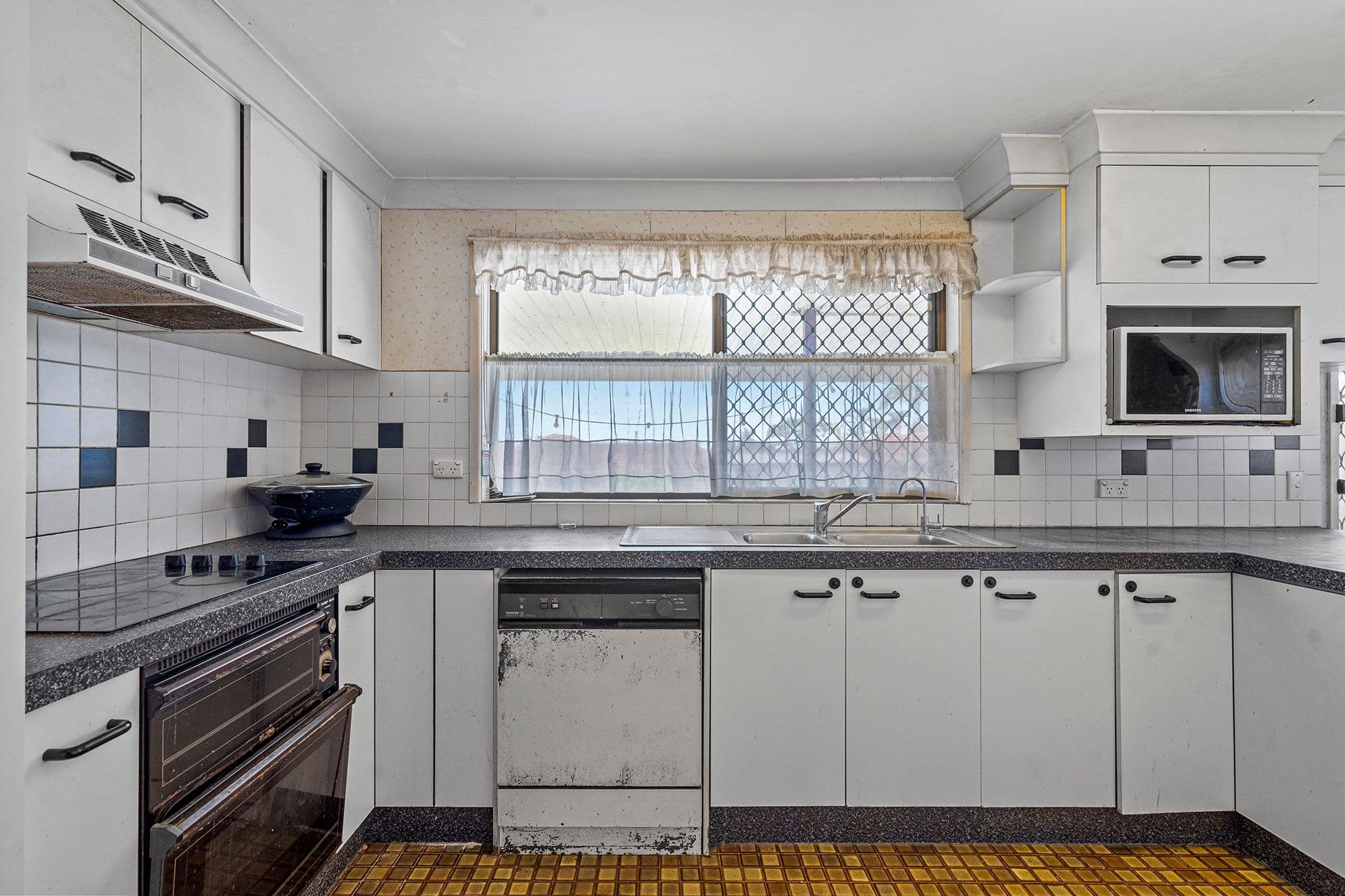 18 Camaro Street, Runcorn QLD 4113, Runcorn - Thumbnail 2