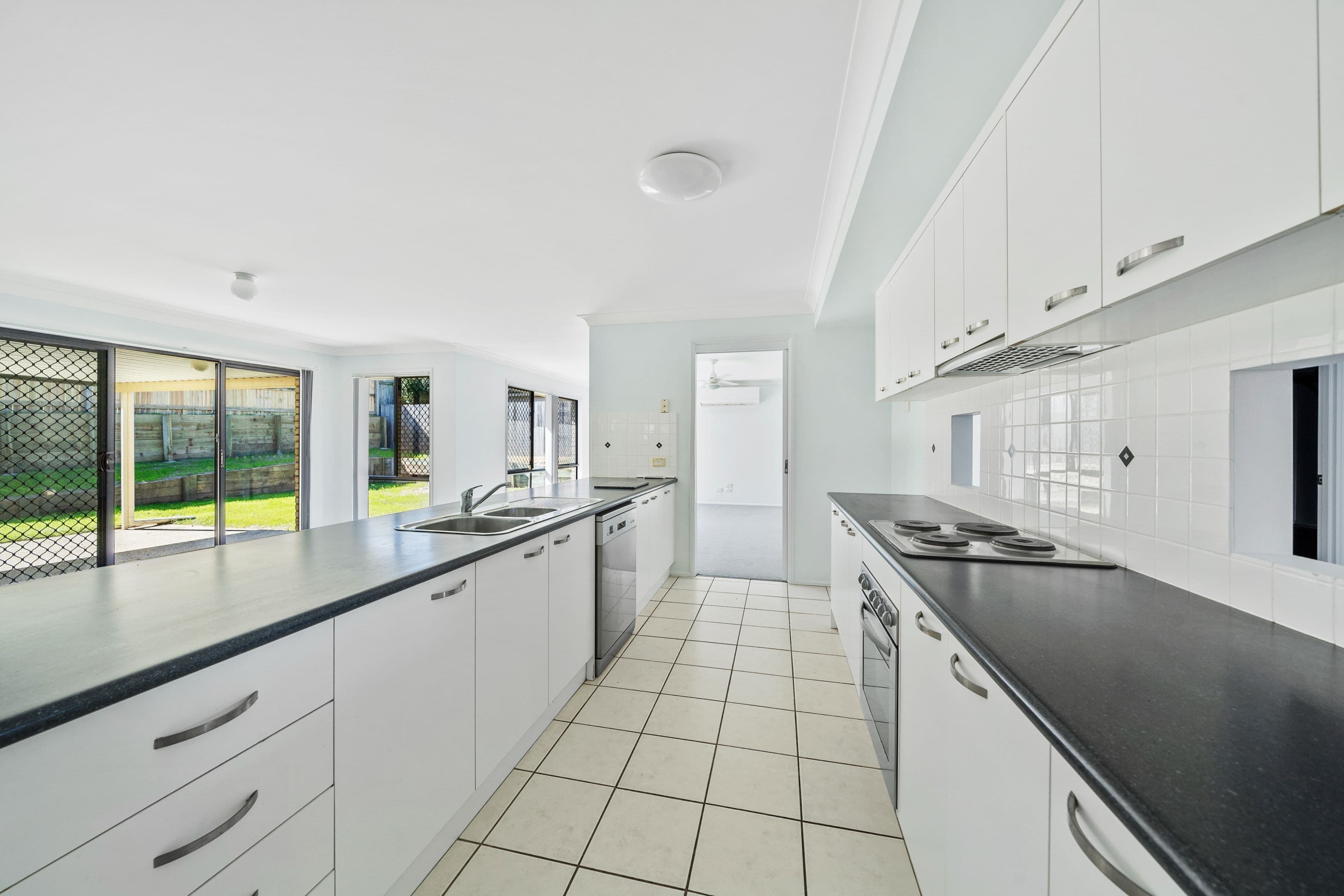 24 Cherokee Place, Heritage Park QLD 4118, Heritage Park - Thumbnail 4