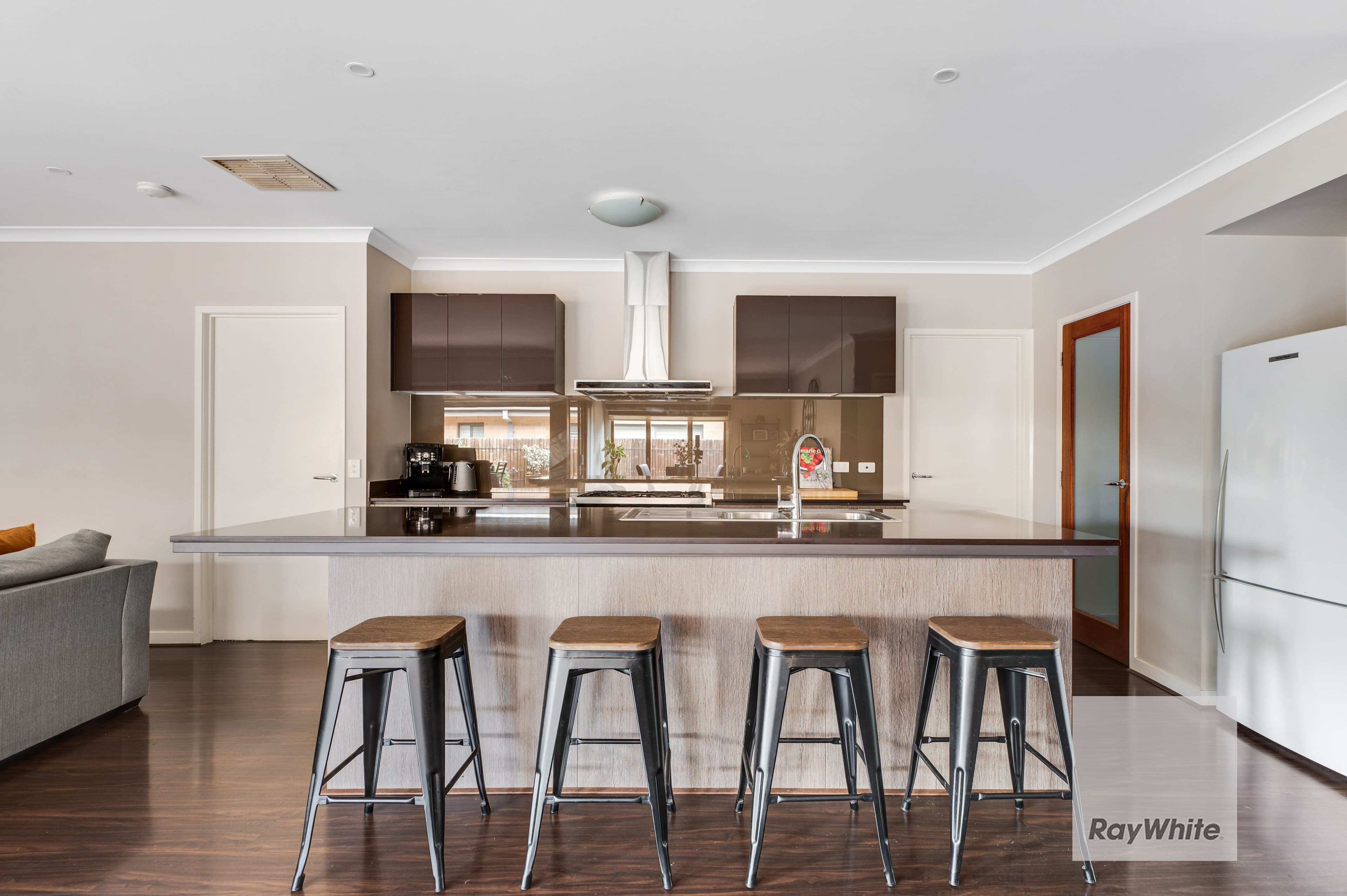 16 Penfold Street, Craigieburn VIC 3064, Craigieburn - Thumbnail 8