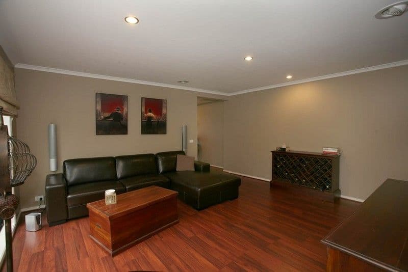 21  Community Parade, NARRE WARREN SOUTH VIC 3805, Narre Warren South - Thumbnail 2