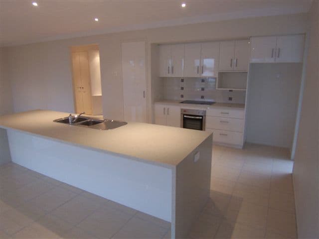 2  Ella Court, COTSWOLD HILLS QLD 4350, Cotswold Hills - Thumbnail 2