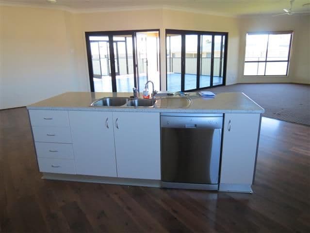 13 Baker-Finch Crescent, Roma QLD 4455, Roma - Thumbnail 7