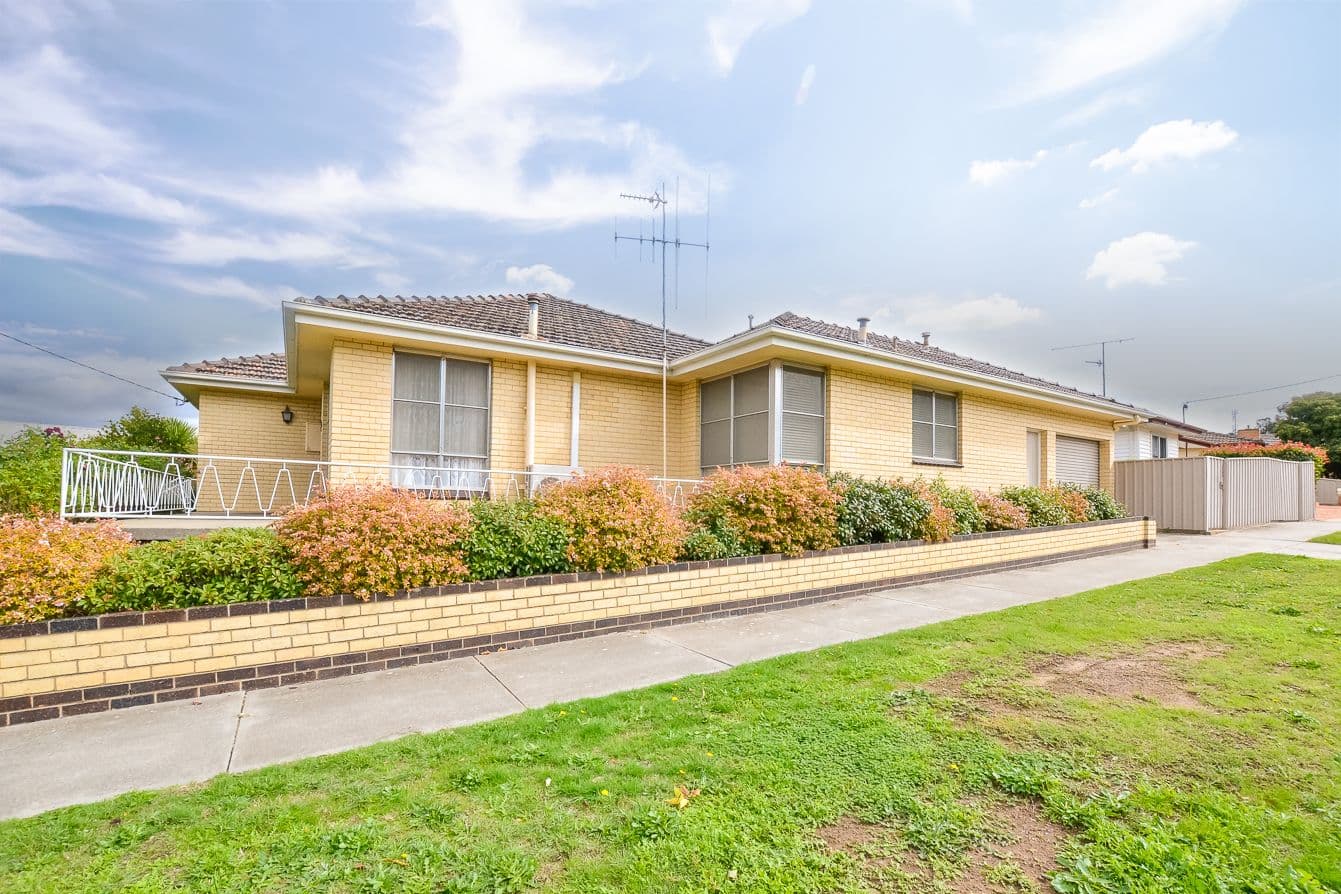 5 Fenton Street, Long Gully VIC 3550, Long Gully - Thumbnail 2