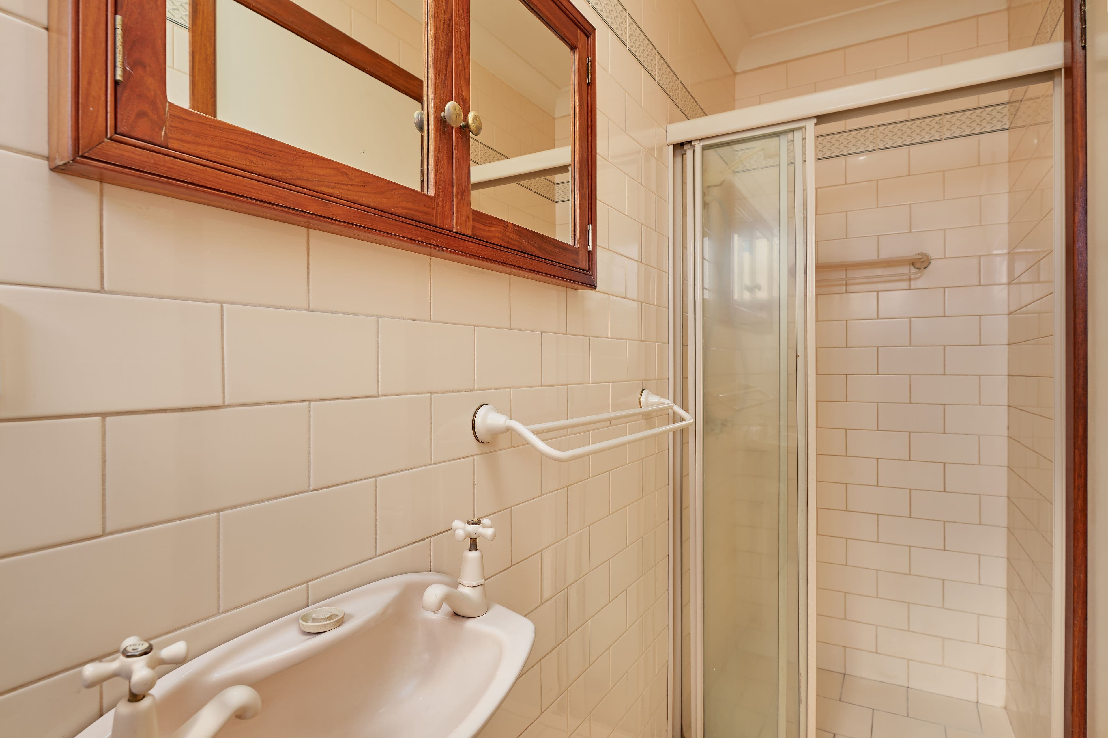 23 Truman Avenue, Tolland - Thumbnail 8