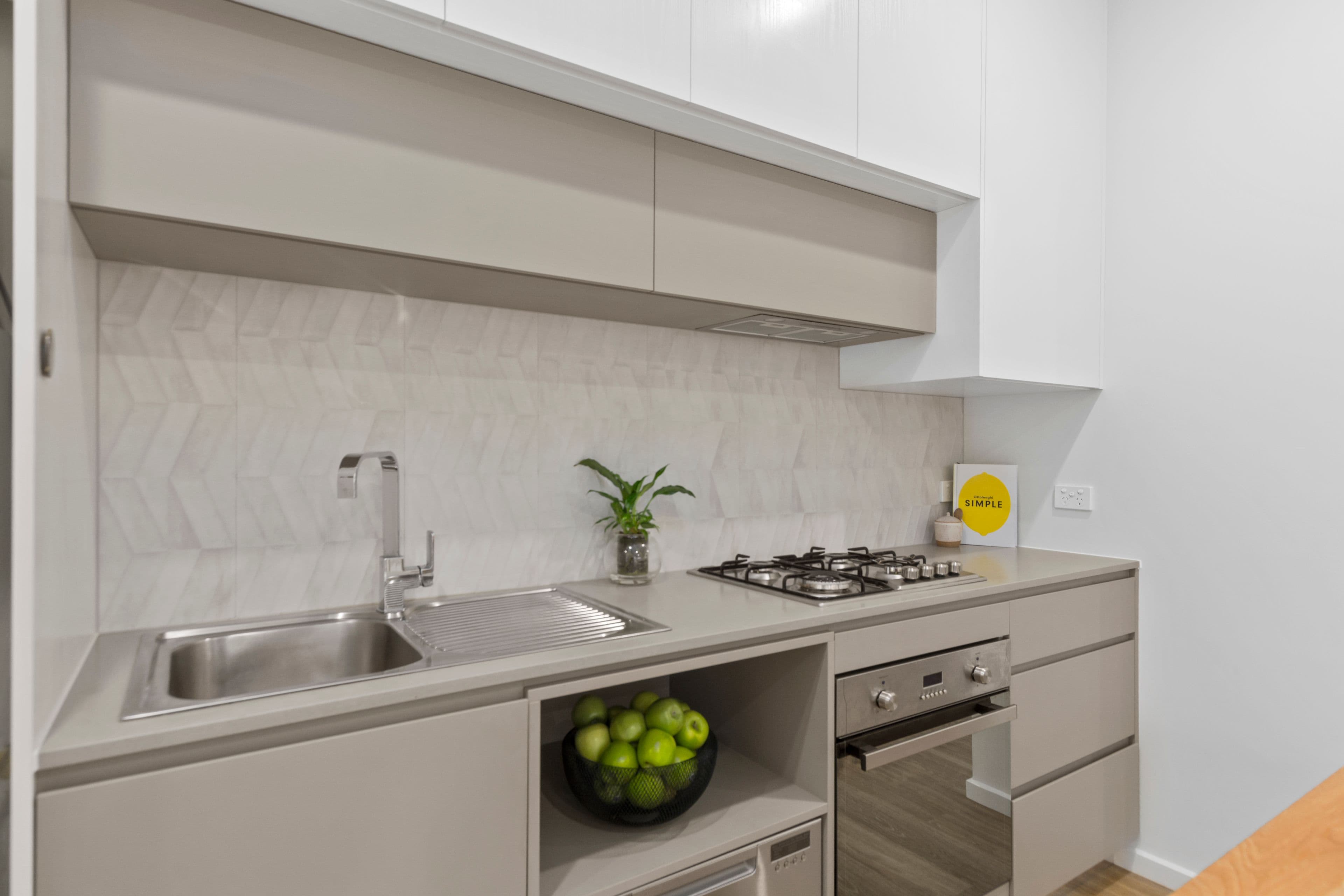 8 Thomas Street, Corrimal NSW 2518, Corrimal - Thumbnail 3