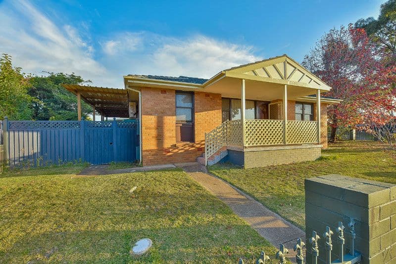 1 Hakea Place, Macquarie Fields NSW 2564, Macquarie Fields - Thumbnail 2