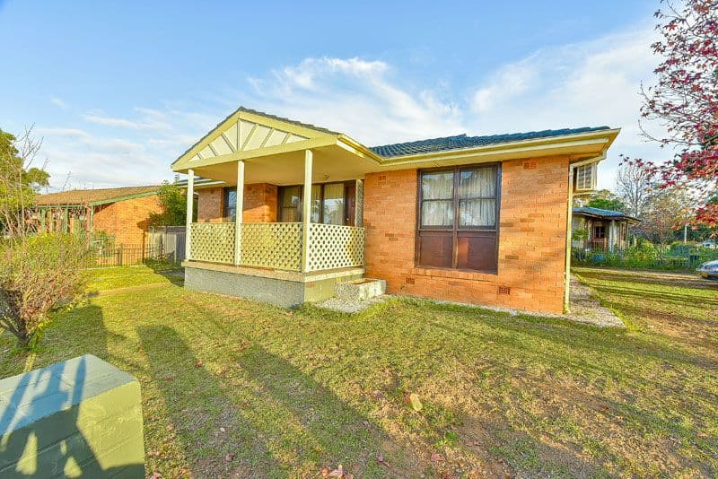 1 Hakea Place, Macquarie Fields NSW 2564, Macquarie Fields - Thumbnail 3
