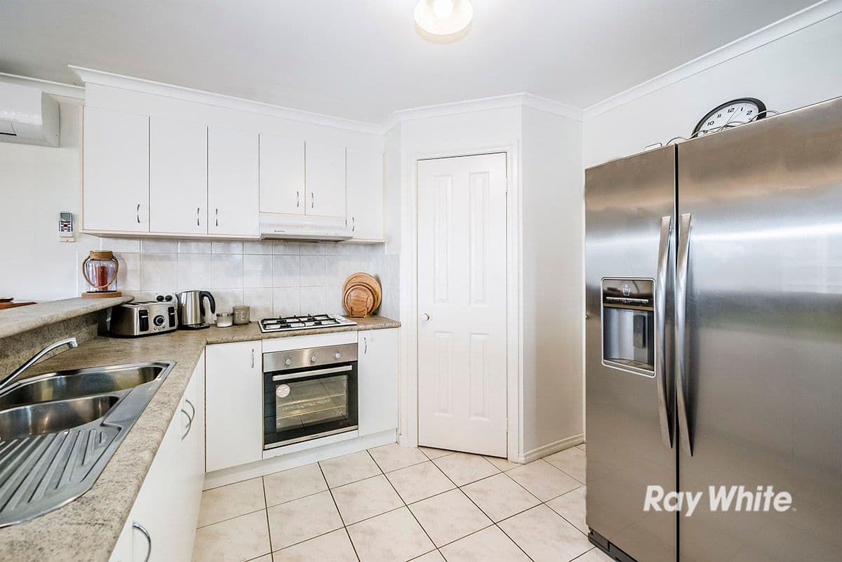 17 Cirai Crescent, Cranbourne West VIC 3977, Cranbourne West - Thumbnail 2