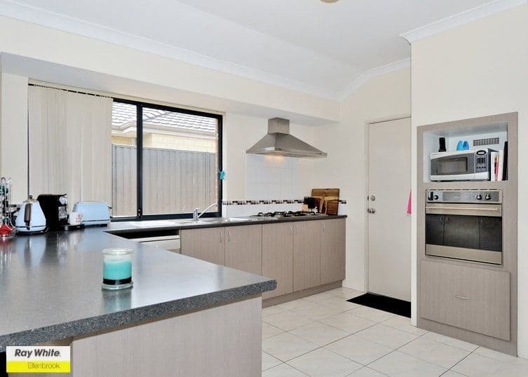 5 Manila Way, AVELEY WA 6069, Aveley - Thumbnail 2